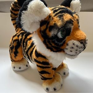 Hasbro Tyler Fur Real Friends Playful Roaring Tiger. Interactive Plush Toy
